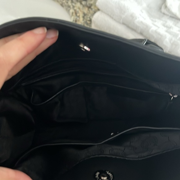 Michael Kors Hamilton Purse with Lock N Key. - Picture 6 of 7